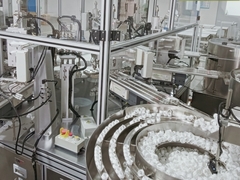 স্বয়ংক্রিয় মিল্ক ক্যাপ হেলি ক্যাপ অ্যাসেম্বলি মেশিনের জন্য স্থিতিশীল অপারেশন এবং নির্ভুল অবস্থান