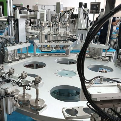 ভালো দাম PLC-Controlled Urine Cap Assembly Machine 2500-7500pcs/h অনলাইন