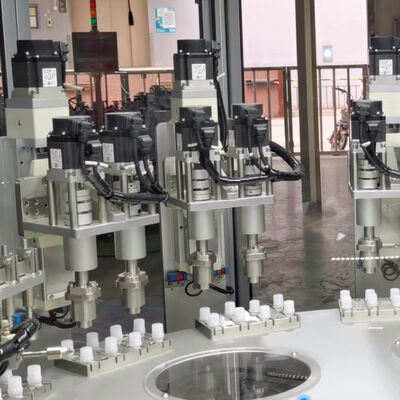 উচ্চ যোগ্যতাসম্পন্ন হার ক্যাপ সমাবেশের জন্য পিএলসি কন্ট্রোল সিস্টেমের সাথে স্টেইনলেস স্টীল ক্যাপ স্ক্রুিং মেশিন